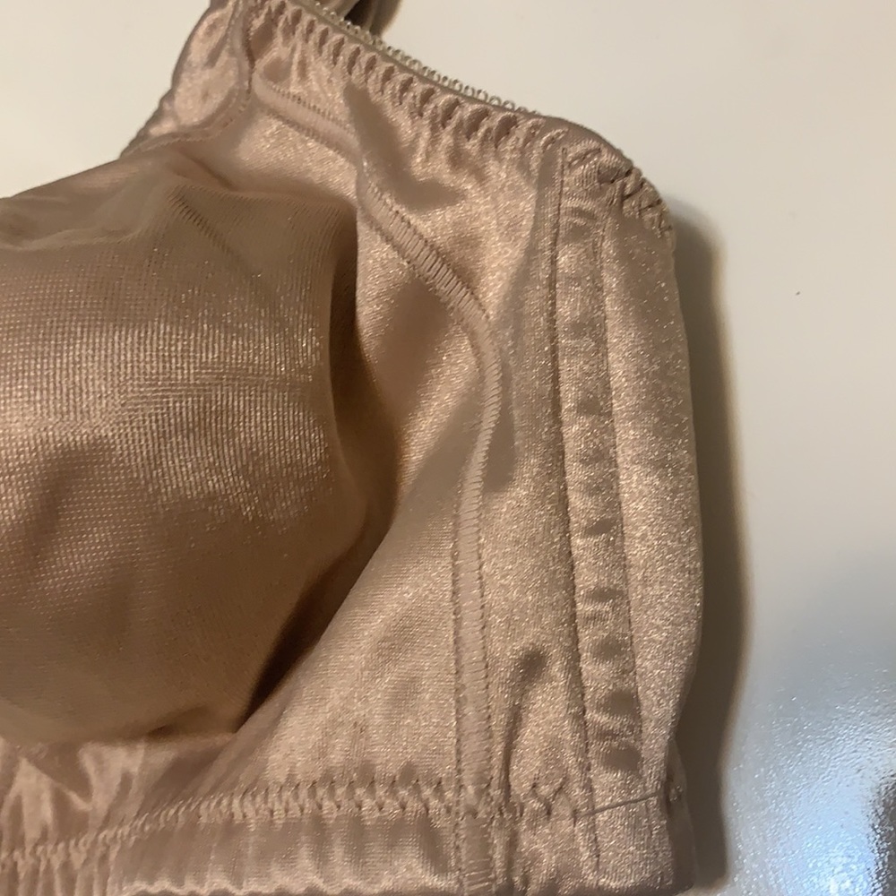 Bali Double Support Wireless Full Coverage Bra Sz… - image 4